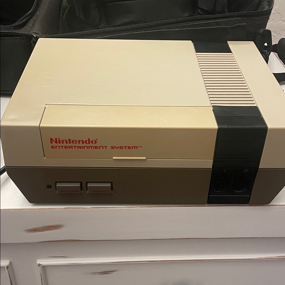 Nintendo Entertainment System - Beige and Black Console